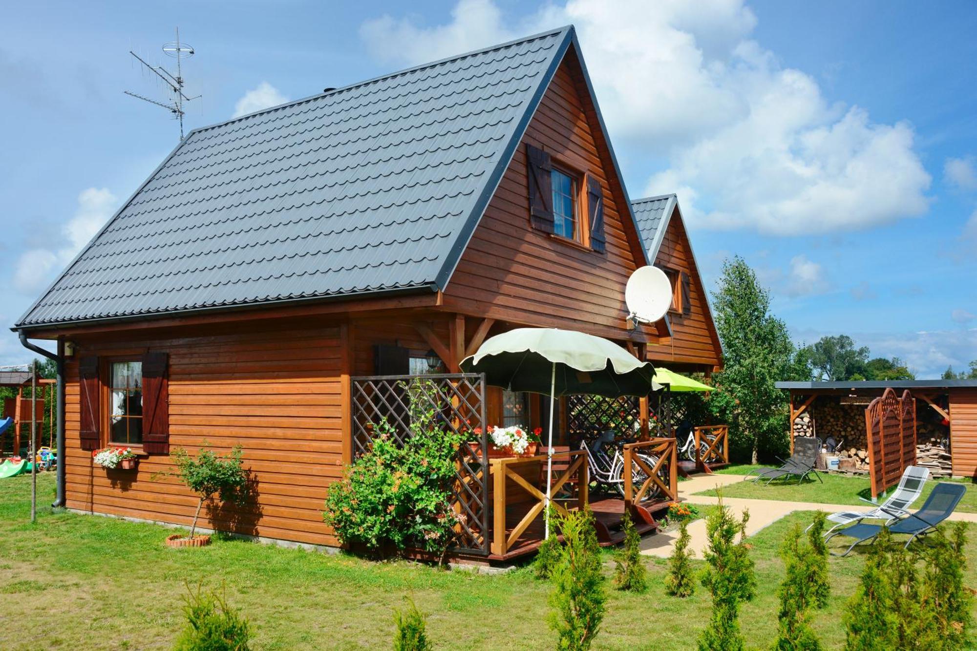 Caloroczne Domki Nad Morzem I Jeziorem Jezierzany Exterior foto