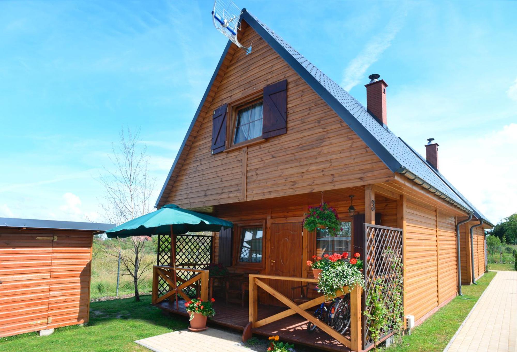 Caloroczne Domki Nad Morzem I Jeziorem Jezierzany Exterior foto