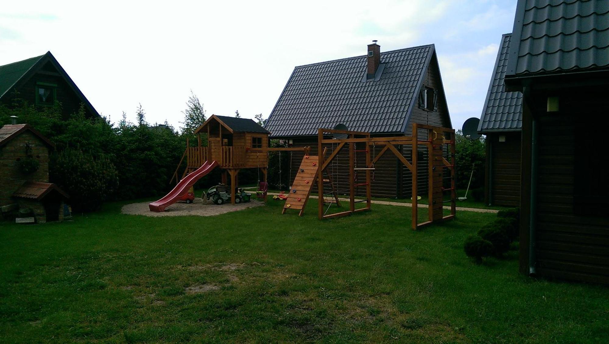 Caloroczne Domki Nad Morzem I Jeziorem Jezierzany Exterior foto
